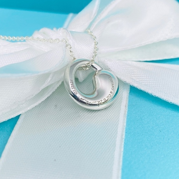 Tiffany & Co Eternal Circle Necklace pendant Elsa Peretti 925  16” box Nice! - Picture 4 of 8